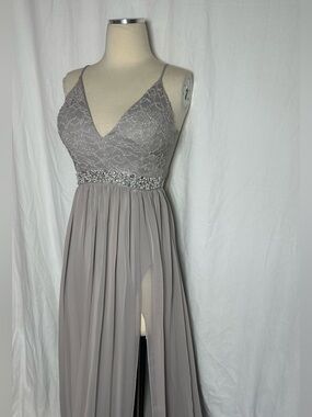 Emerald Sundae Elegant Silver Gray  Lace & Chiffon V-Neck Gown Details on Waist